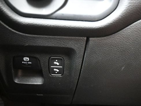 Used 2025 RAM 1500 Laramie AWD/4WD image 18