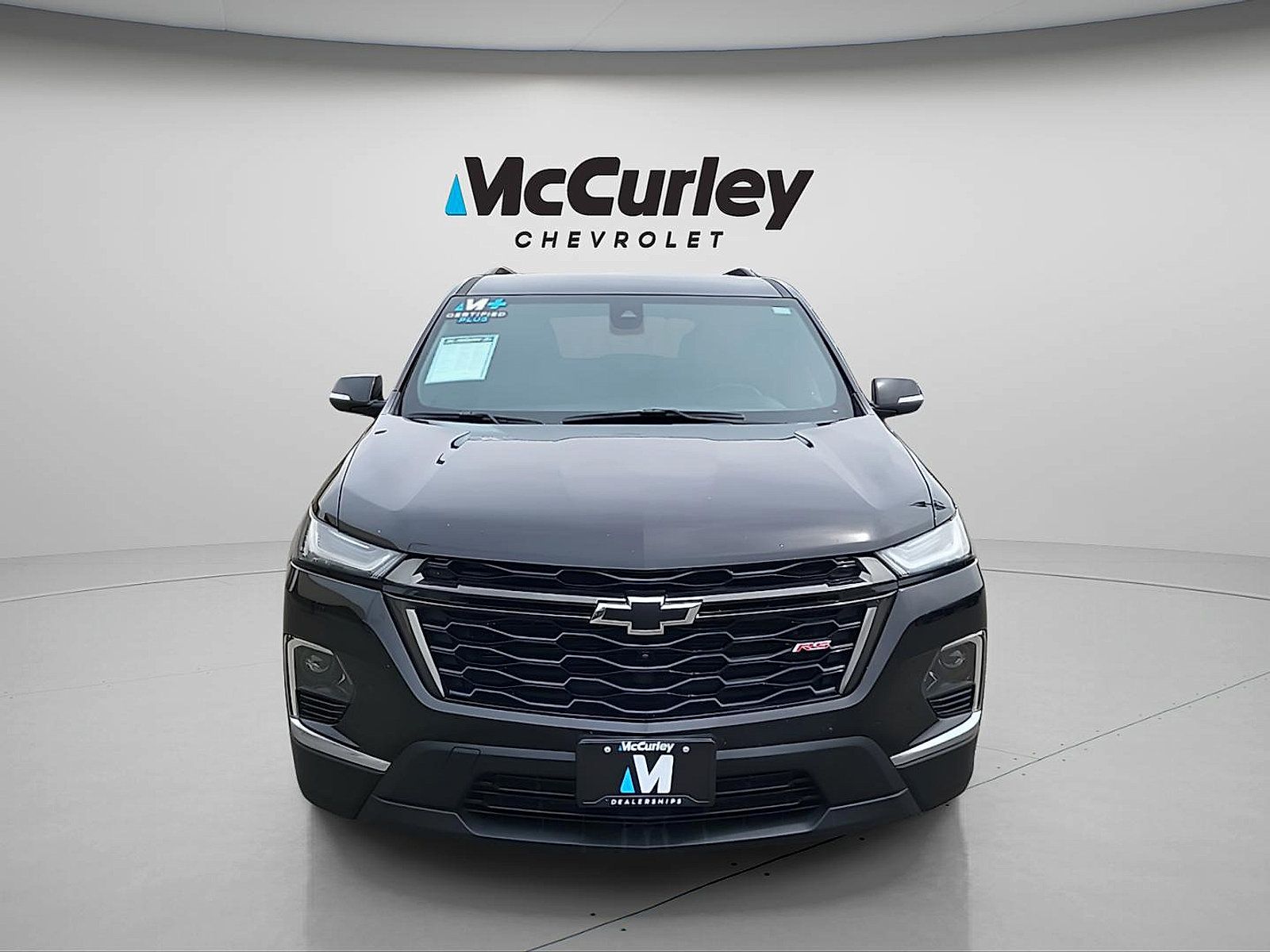 Used 2023 Chevrolet Traverse RS w/ LPO, Floor Liner Package AWD/4WD image 2