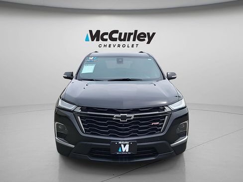 Used 2023 Chevrolet Traverse RS w/ LPO, Floor Liner Package AWD/4WD image 2