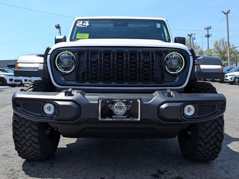 Used 2024 Jeep Wrangler Sport AWD/4WD image 4