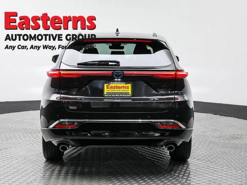 Used 2023 Toyota Venza Nightshade AWD/4WD image 6