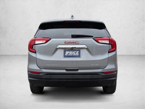 Used 2024 GMC Terrain SLE image 6