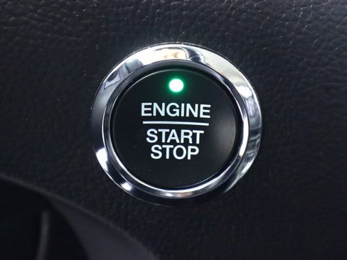 Used 2022 Ford Edge Titanium image 22