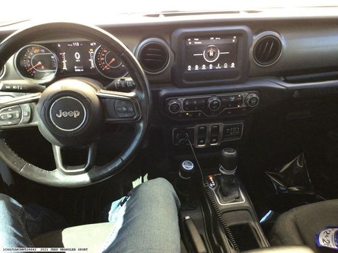 Used 2021 Jeep Wrangler Sport S image 10