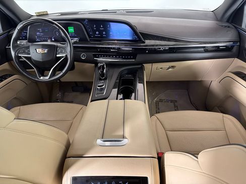 Used 2024 Cadillac Escalade Premium Luxury AWD/4WD image 26