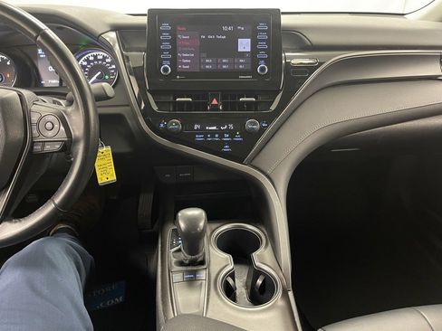 Used 2024 Toyota Camry SE image 23