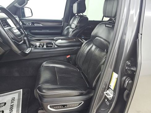 Used 2023 Jeep Grand Wagoneer L Series II image 5