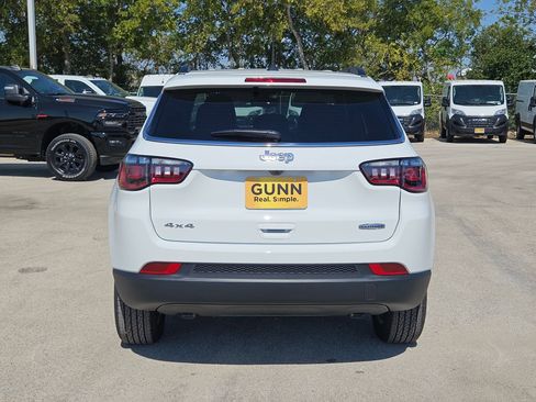 New 2026 Jeep Compass Latitude image 4