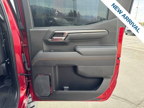 Used 2025 GMC Sierra 1500 AT4 w/ AT4 Premium Package image 12