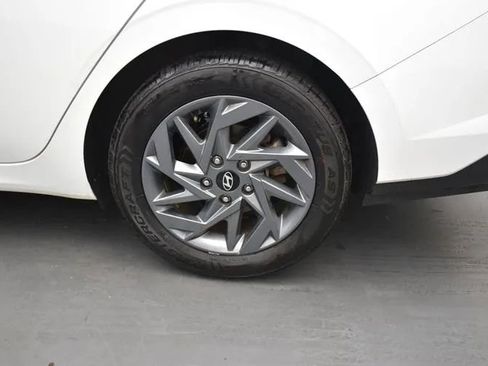 Used 2024 Hyundai Elantra SEL FWD image 34