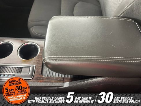 Used 2015 Chevrolet Traverse LT w/ Style and Technology Package FWD image 28