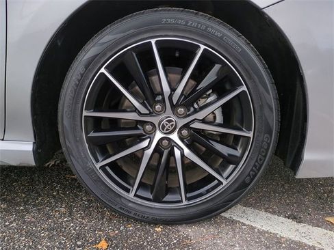 Used 2023 Toyota Camry SE image 11