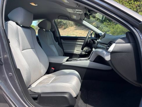 Used 2019 Honda Accord Hybrid image 10