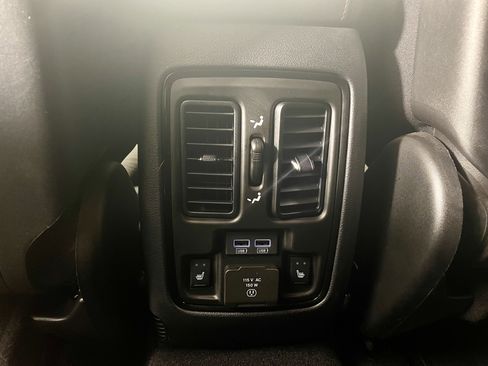 Certified 2025 Dodge Durango R/T image 25