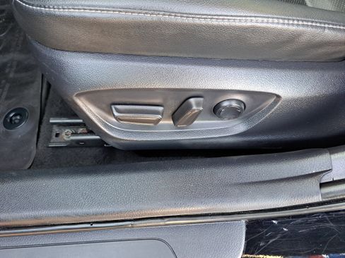 Used 2022 Toyota Camry XSE image 13