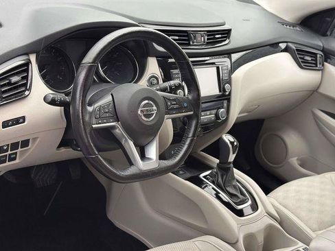 Used 2022 Nissan Rogue Sport SV w/ Technology Package AWD/4WD image 11