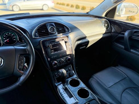 Used 2017 Buick Enclave Leather image 19