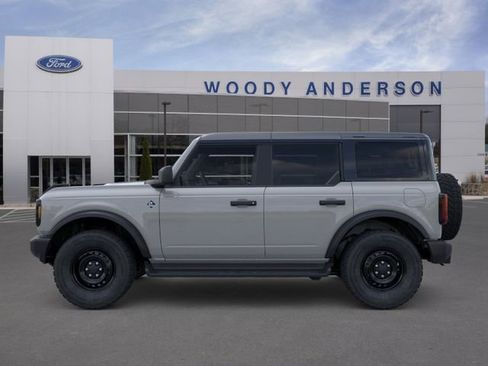 New 2026 Ford Bronco Outer Banks w/ Black Appearance Package AWD/4WD image 3