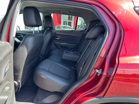 Used 2020 Chevrolet Trax LT w/ Driver Confidence Package AWD/4WD image 13
