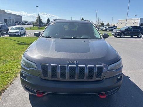 Used 2019 Jeep Cherokee Trailhawk w/ Cold Weather Group image 9