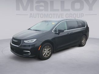 Used 2024 Chrysler Pacifica Touring-L video 1
