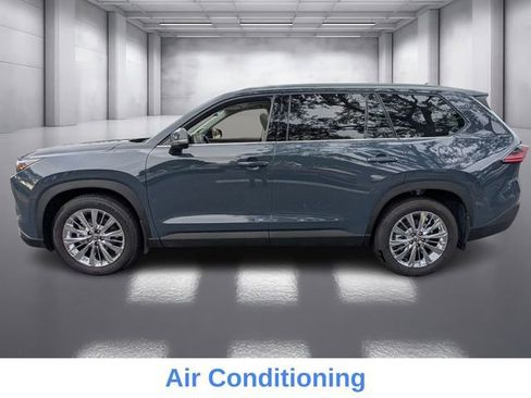 Used 2025 Toyota Grand Highlander AWD image 9