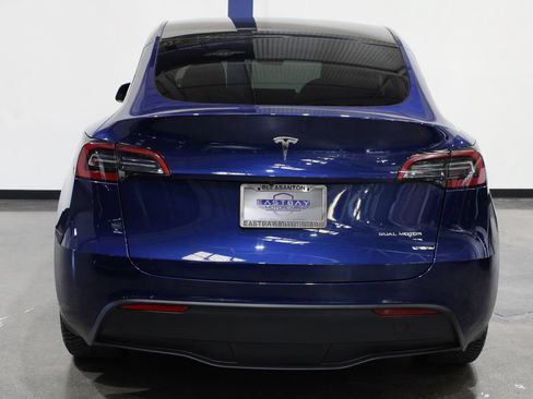 Used 2023 Tesla Model Y Long Range AWD/4WD image 9