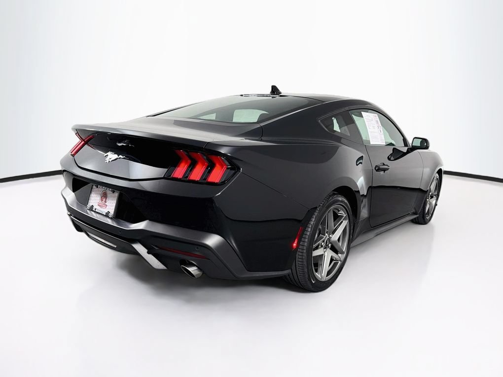 Used 2025 Ford Mustang Coupe RWD image 10
