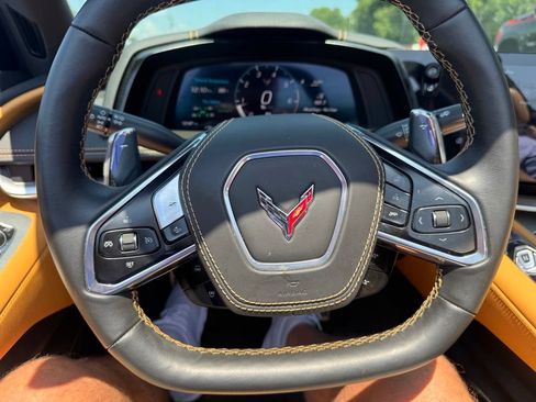Used 2025 Chevrolet Corvette Stingray Preferred Conv w/ Z51 Performance Package RWD image 21