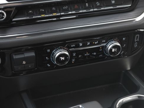 Used 2024 GMC Sierra 1500 SLT w/ SLT Premium Plus Package image 15