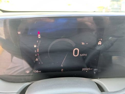 Used 2025 Buick Encore GX Preferred w/ Comfort Package AWD/4WD image 18