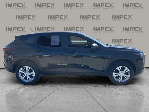 Used 2024 Chevrolet Trax LS image 6