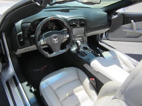 Used 2009 Chevrolet Corvette Convertible w/ Preferred Equipment Group RWD image 32