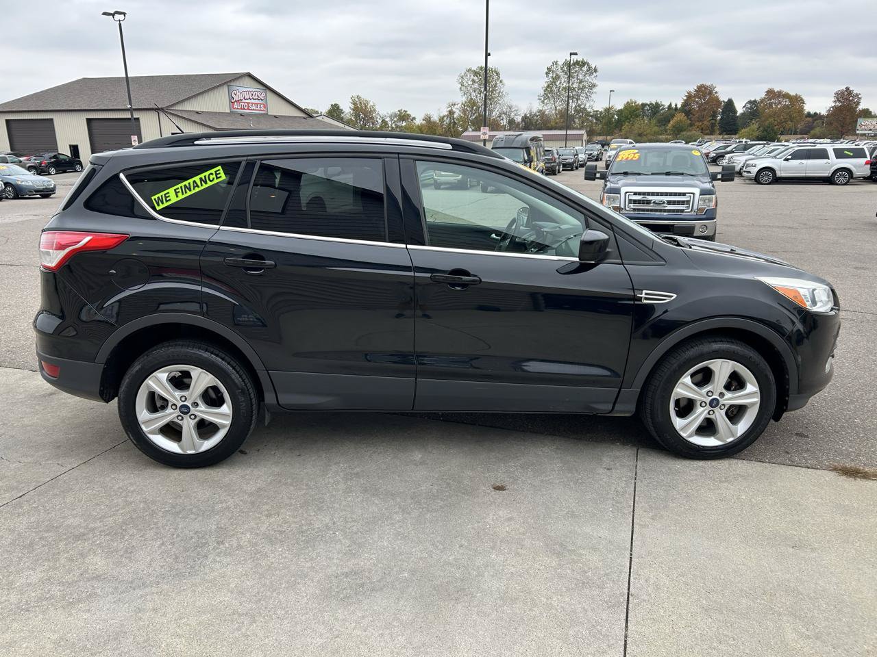 Used 2016 Ford Escape SE w/ Equipment Group 201A FWD image 4