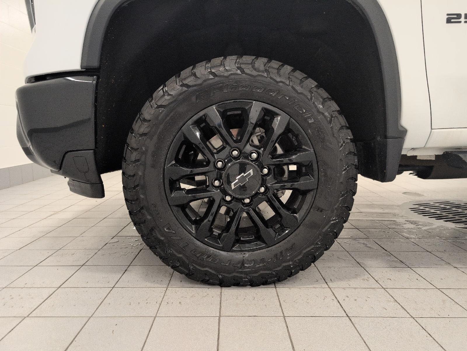 Certified 2025 Chevrolet Silverado 2500 LTZ w/ LTZ Plus Package AWD/4WD image 3