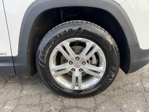 Used 2019 GMC Terrain SLE w/ Driver Convenience Package image 13