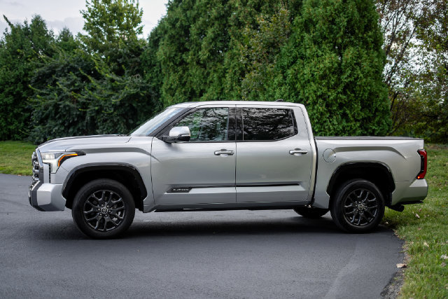 Used 2023 Toyota Tundra Platinum AWD/4WD image 9