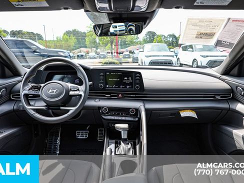 Used 2025 Hyundai Elantra Sport FWD image 28