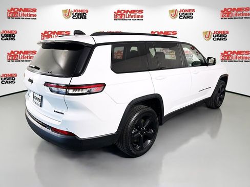 Used 2023 Jeep Grand Cherokee L Limited w/ Black Appearance Package image 17