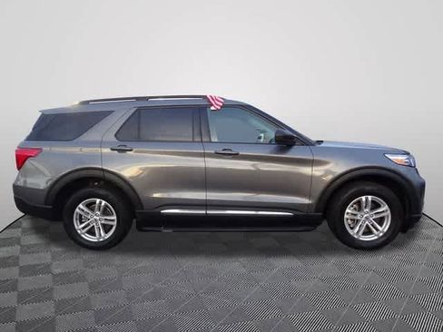 Certified 2022 Ford Explorer XLT w/ Class IV Trailer Tow Package image 4