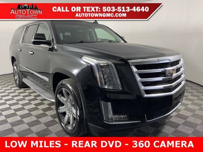 Used 2017 Cadillac Escalade ESV Luxury