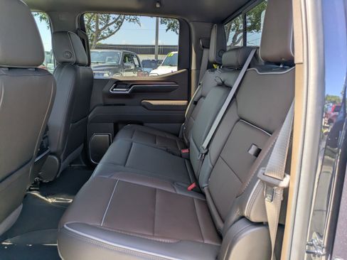 Used 2025 GMC Sierra 1500 Denali w/ Technology Package AWD/4WD image 14