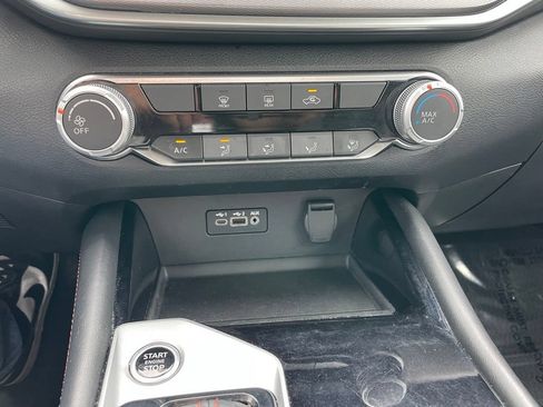 Used 2024 Nissan Altima 2.5 SR FWD image 10
