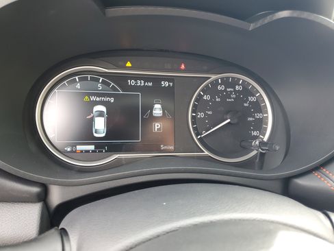 New 2025 Nissan Versa SR w/ Trunk Package image 25