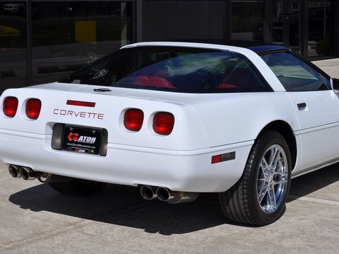 Used 1996 Chevrolet Corvette Coupe RWD image 18