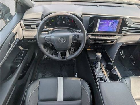 Used 2025 Toyota Camry SE FWD image 17