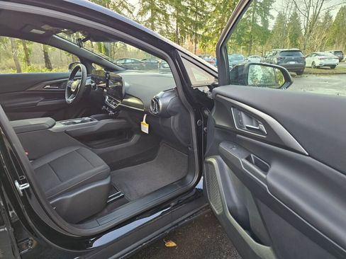 New 2026 Chevrolet Equinox EV LT image 28