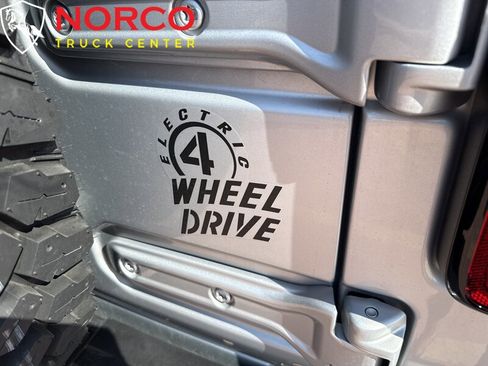 Used 2023 Jeep Wrangler Unlimited w/ Cold Weather Group image 8