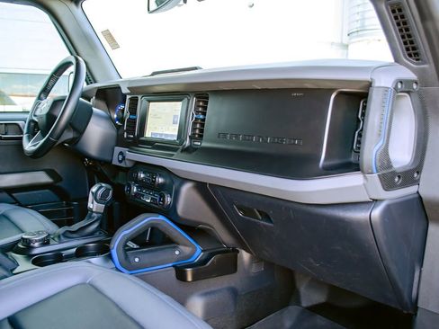 Used 2022 Ford Bronco Black Diamond image 38