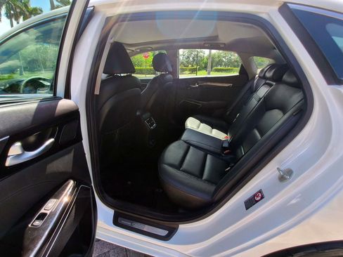 Used 2019 Kia Cadenza Limited FWD image 38